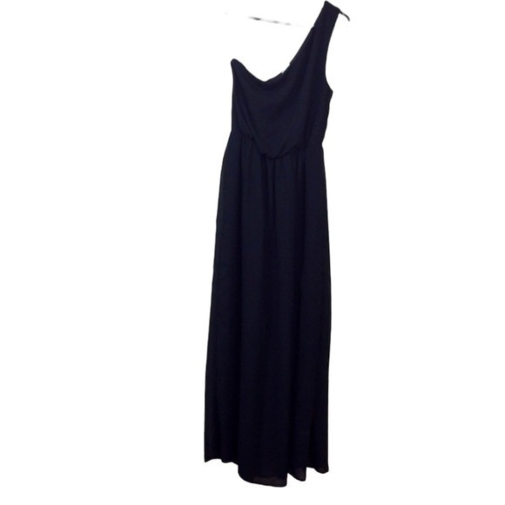 🎈3/$20!
Charming Charlie one shoulder sheer maxi dress. Medium
